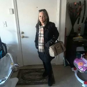 Meet your Posher, Norma